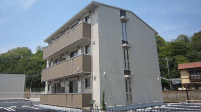 クレシェンテの外観画像