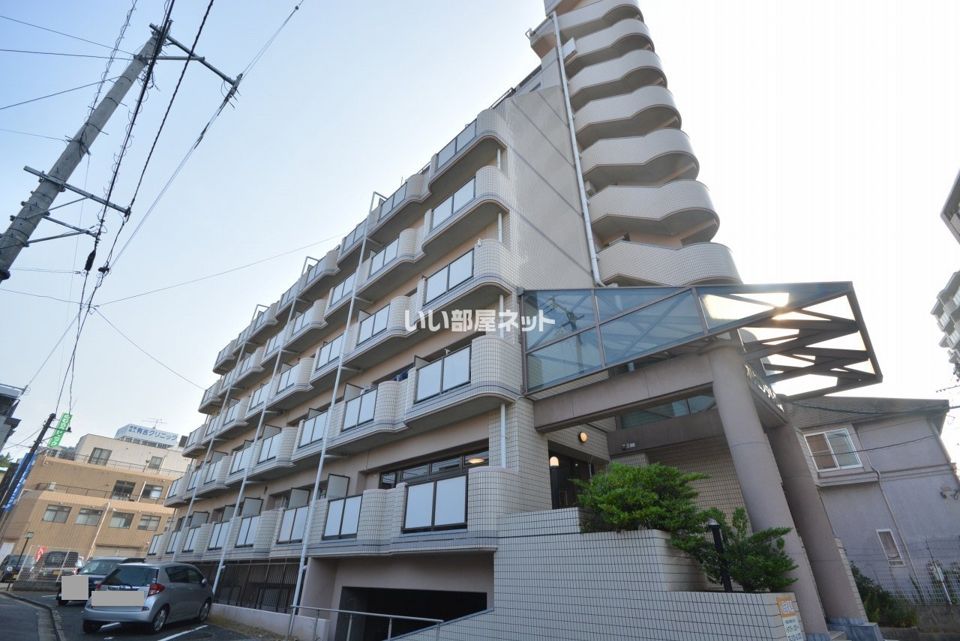 オリエンタル黒崎の外観画像