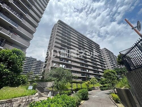 桃花台パークヒルズ四番館の外観画像