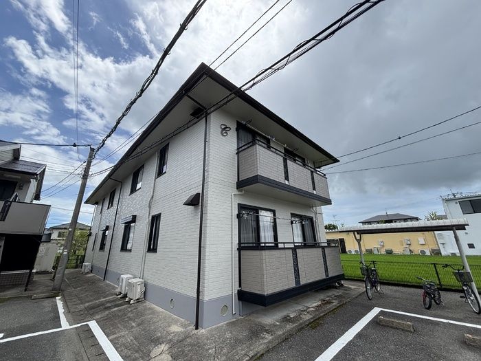 ネオ・コーポリラC棟の外観画像