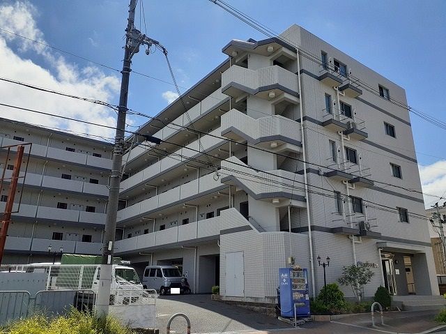 サンプラザ 茨木の外観画像