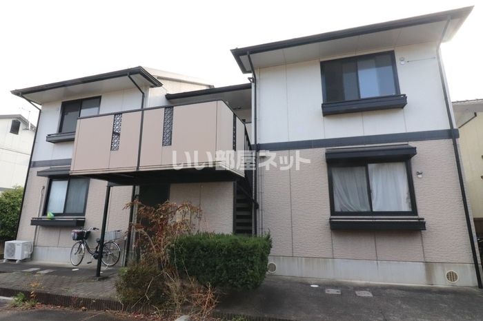 ロイヤルガーデン吉倉 Bの外観画像