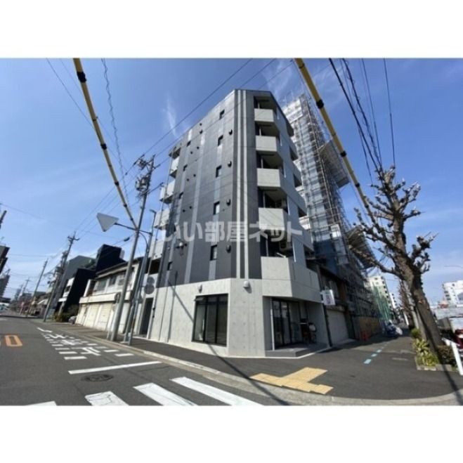 CRESの外観画像