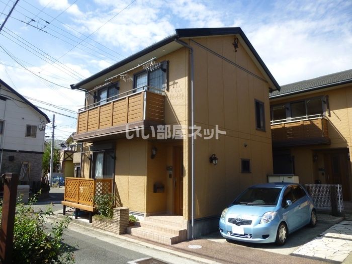 シャロンタウンハウスⅡ B棟の外観画像