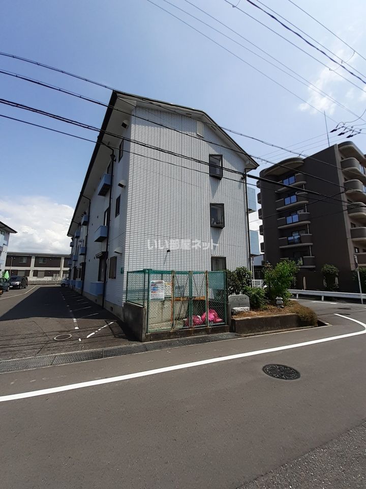 ロイヤルウイングB棟の外観画像