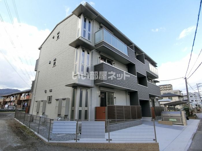 シャルールの外観画像