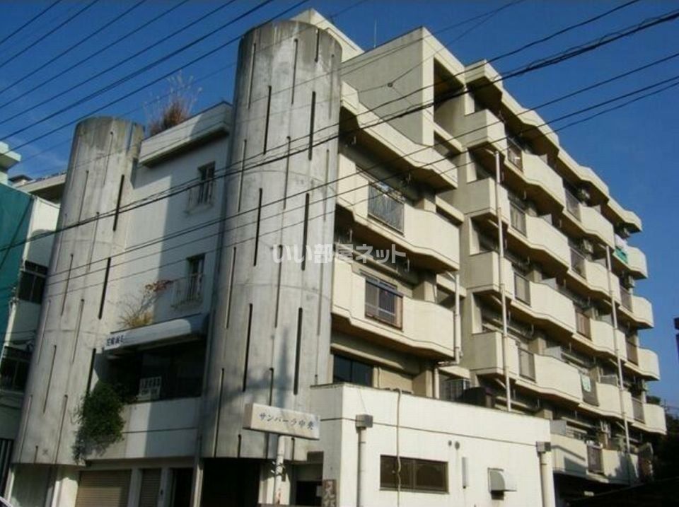 サンパーラ中央の外観画像