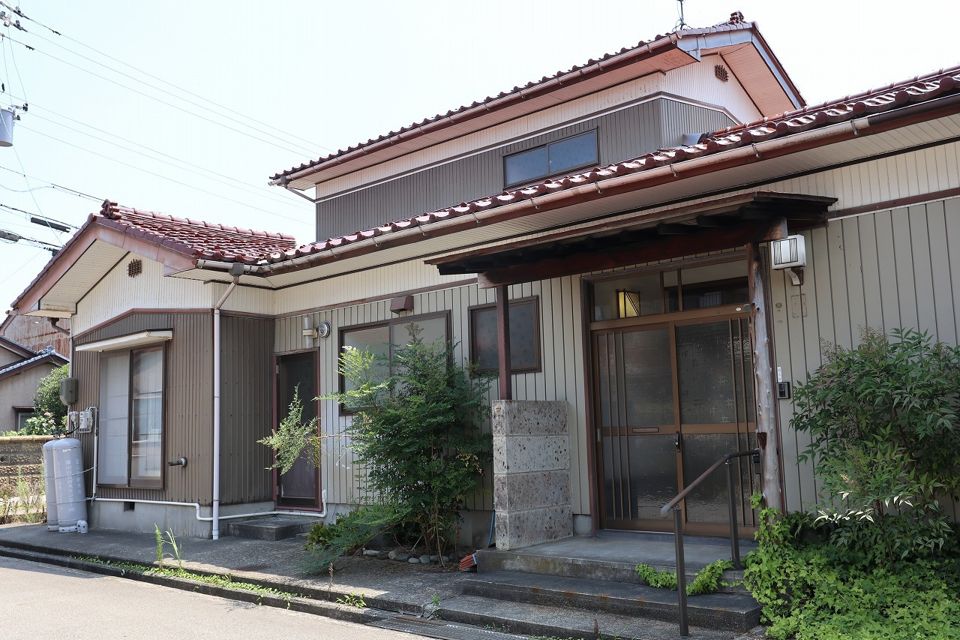 高岡市永楽町貸家(A邸)の外観画像