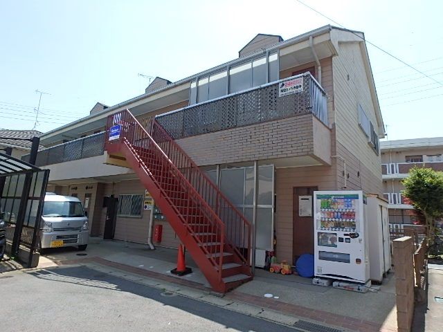 クレストコートアゼリアⅡの外観画像