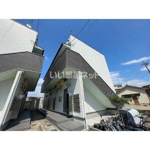 Trois toiles(トロワゼトワル)の外観画像