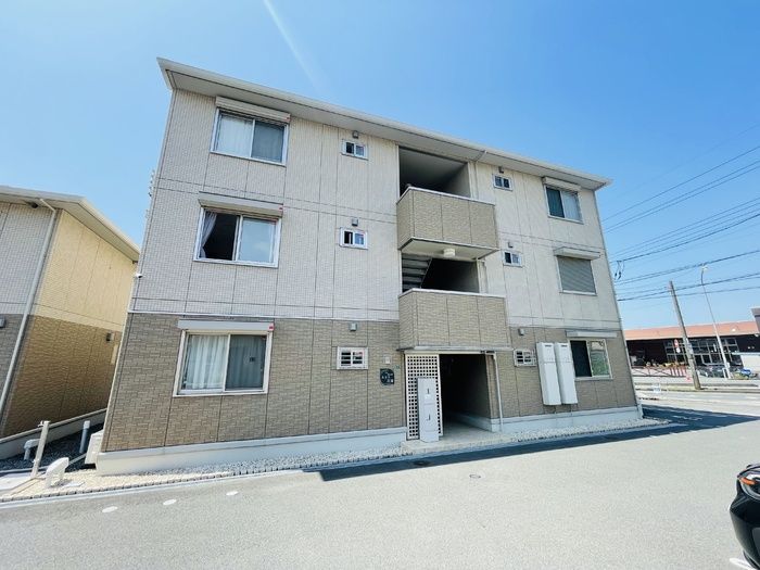 ルネス花岡の外観画像