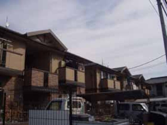 ファミール A棟B棟の外観画像