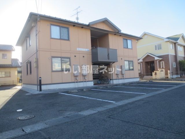 グランデ・ピーノD棟の外観画像