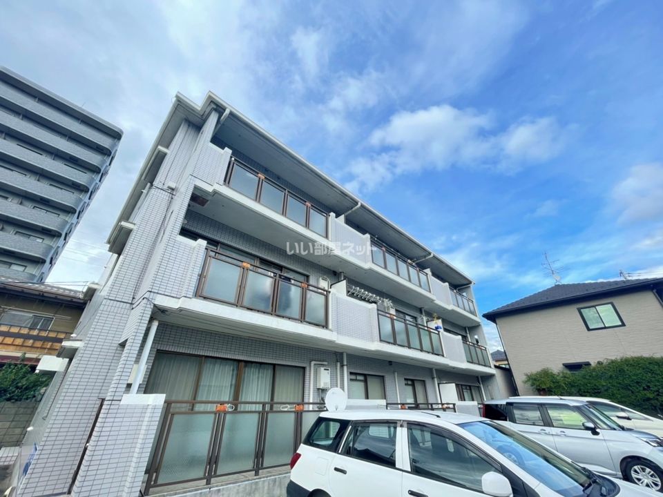 カーサドミーの外観画像