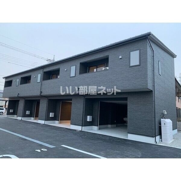 プレミアムガレージ陽東の外観画像
