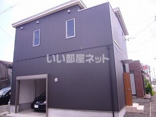 上飯田東町ガレージ付戸建賃貸の外観画像