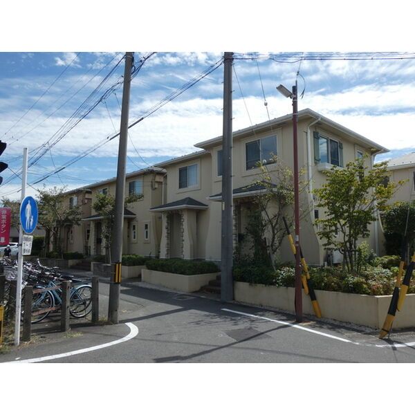 ラ マカレーナ D棟の外観画像