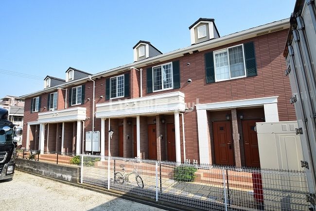 ファースト アベニューの外観画像