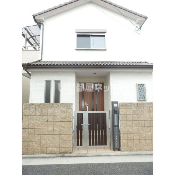 八尾市中田3丁目戸建の外観画像