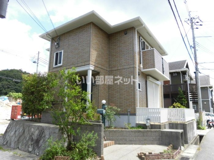 鈴蘭台・長田様戸建賃貸 A棟の外観画像