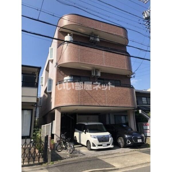 トレス・デ・フタバの外観画像