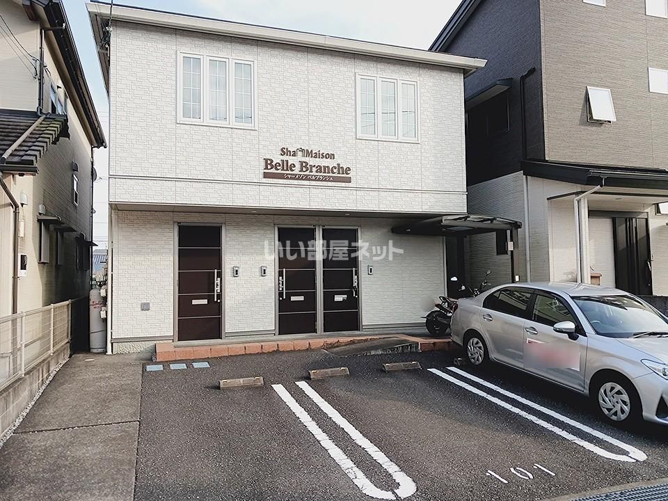 シャーメゾン ベルブランシュ 202号室の外観画像