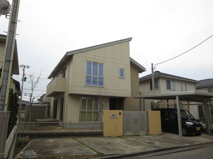 泉中央1丁目貸家の外観画像