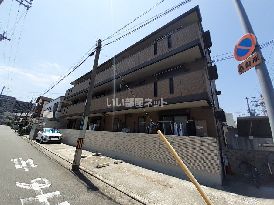 クレインズ コートの外観画像
