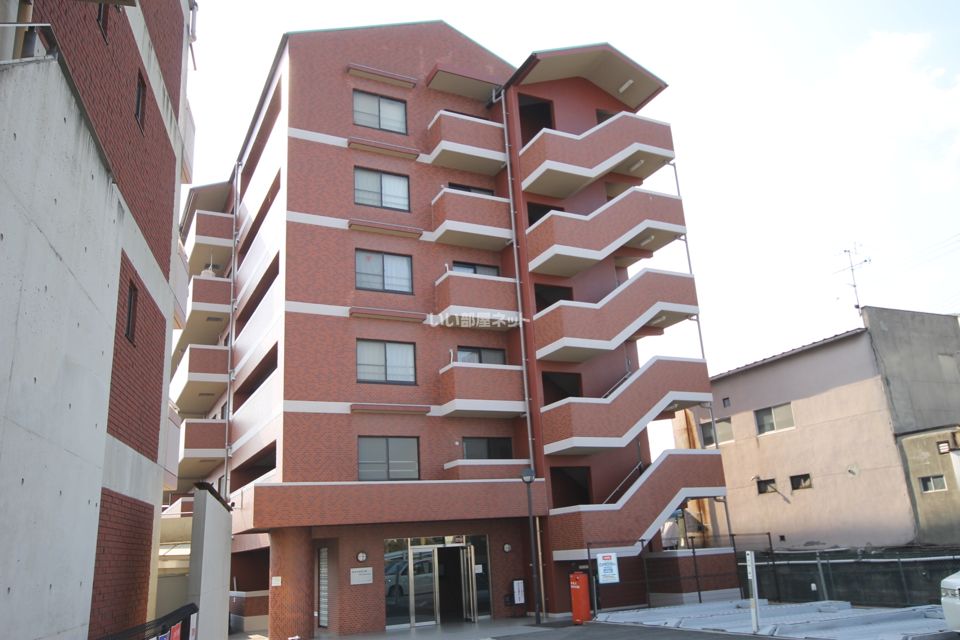 アバンサール天神川の外観画像