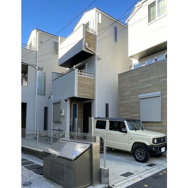 新宿区四谷坂町戸建の外観画像