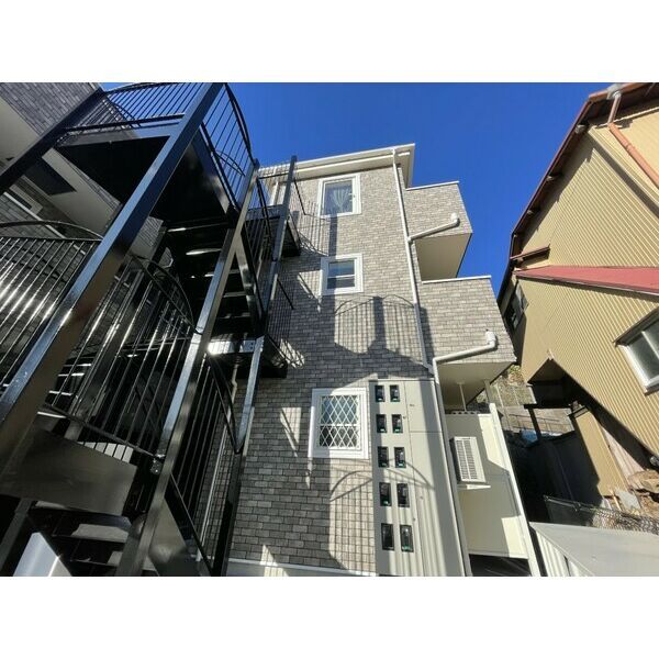 YKヒルズ横浜三ツ沢Ⅱ(旧ハーミットクラブ横浜三ツ沢Ⅱ)の外観画像