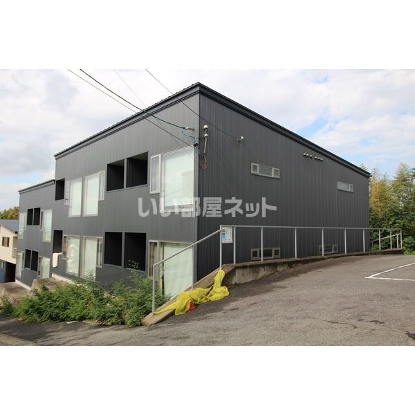 i-space WESTの外観画像