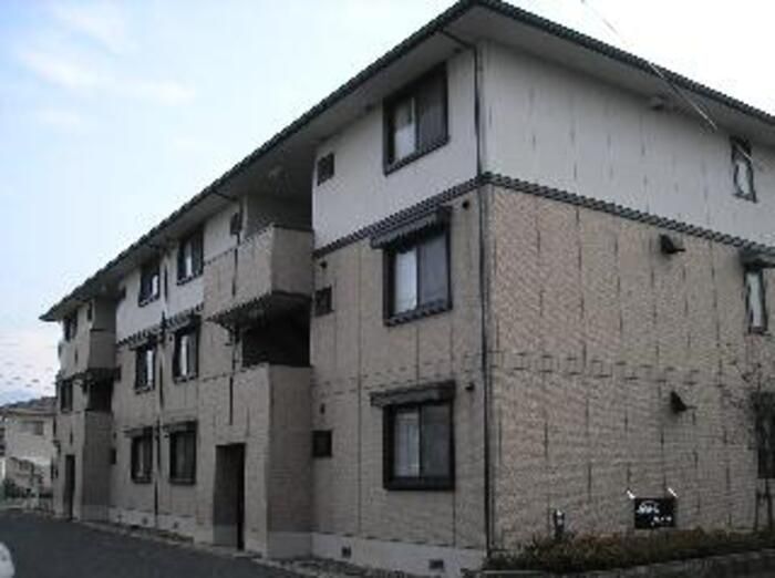 石楠花ハイツの外観画像