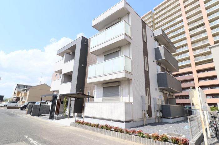 MONOLITHの外観画像