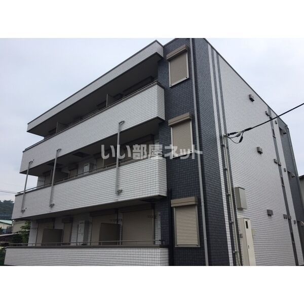 プルシャンブルーの外観画像