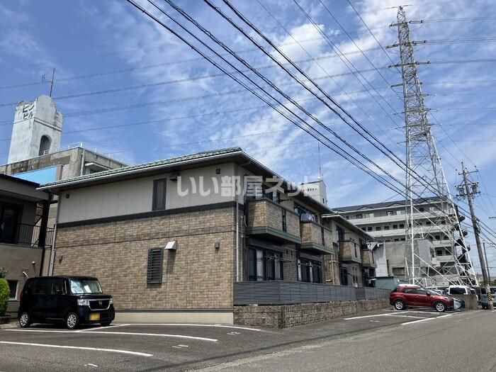 ドミール六条の外観画像