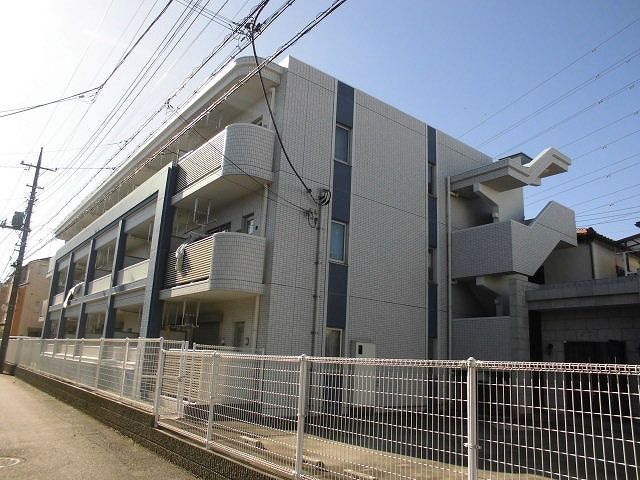 シャン・ド・フルールⅢの外観画像