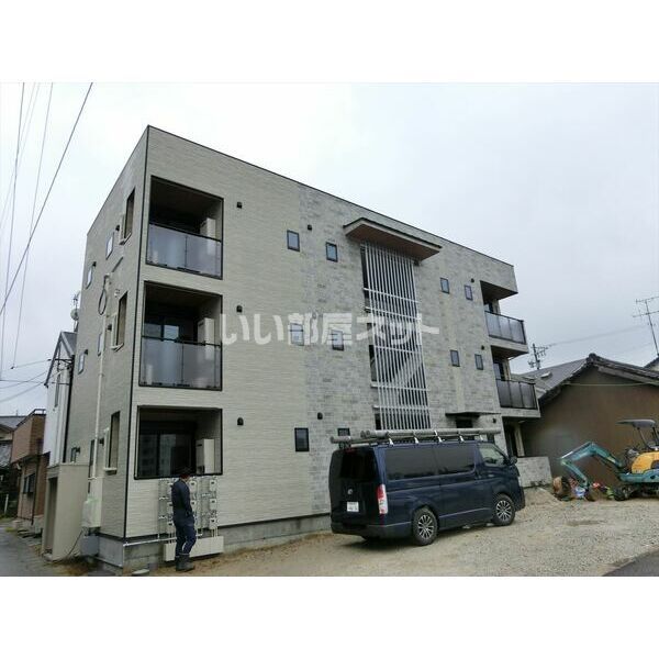 パインニードルの外観画像