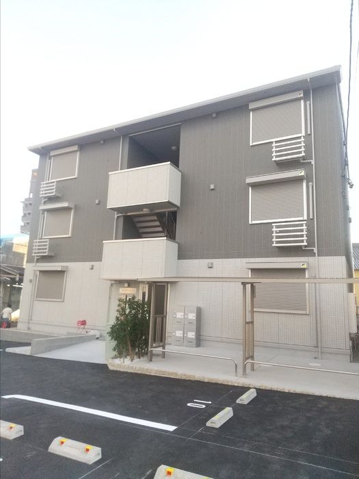 エクスプライエの外観画像