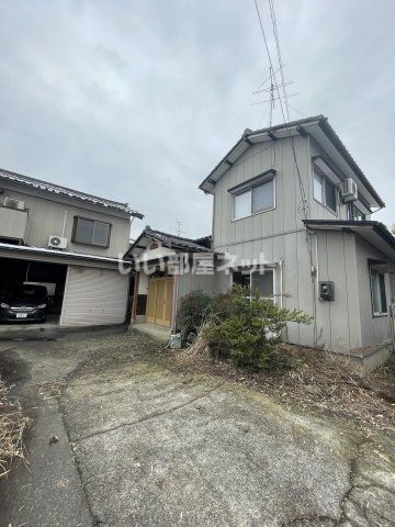 南区東萱場の貸家 駐車場3台の外観画像