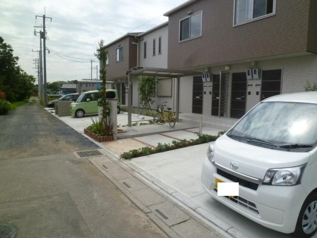 ロイヤルカーサの外観画像