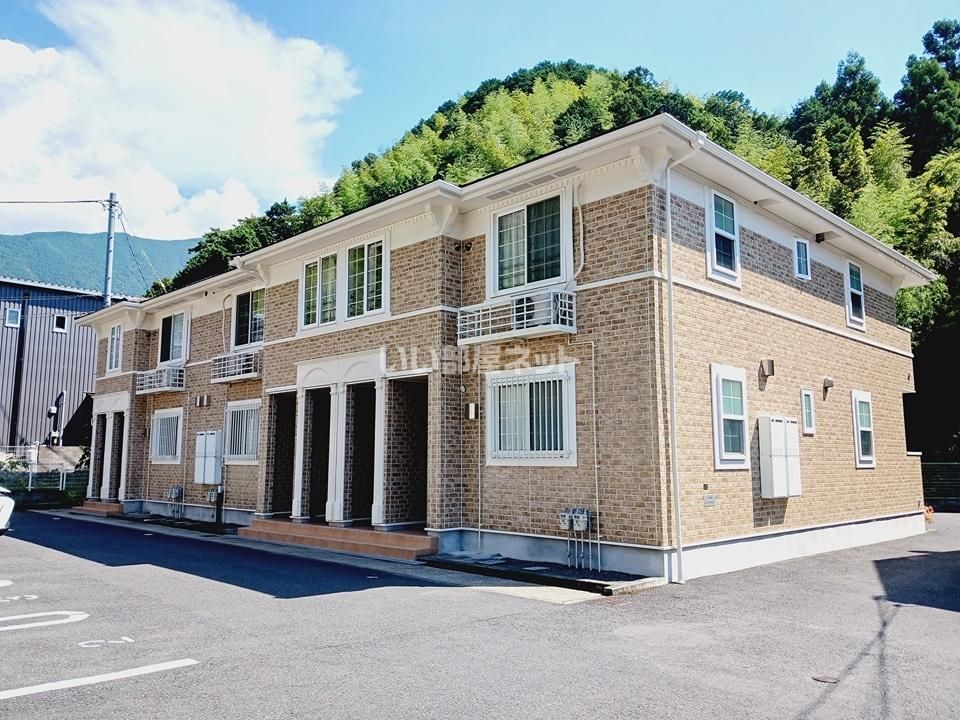 Forest Crane Bの外観画像