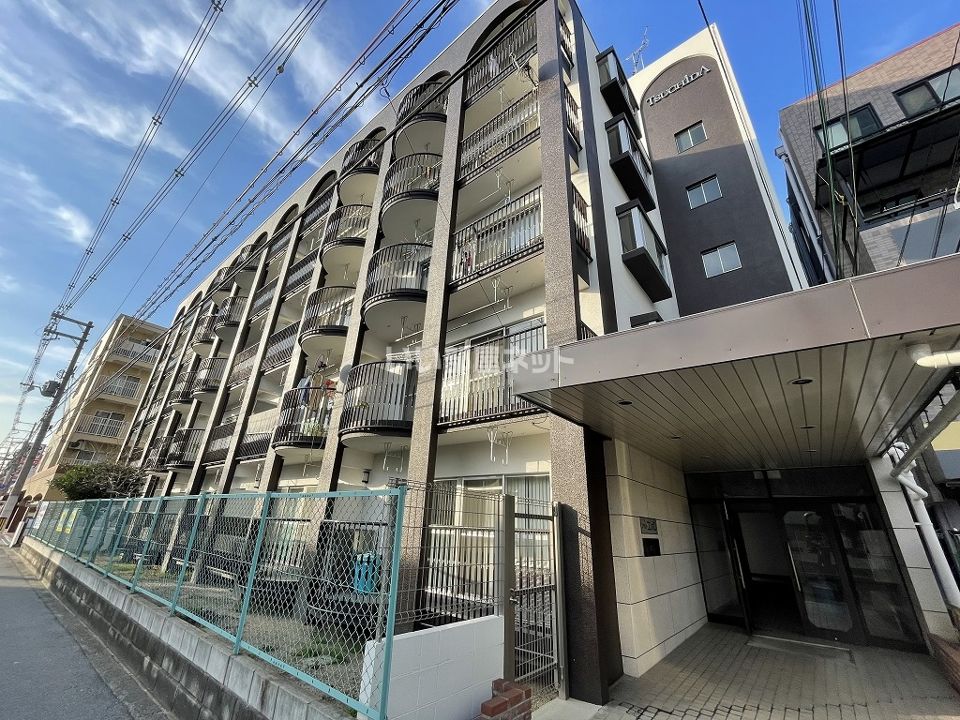 シャルトコンポンの外観画像
