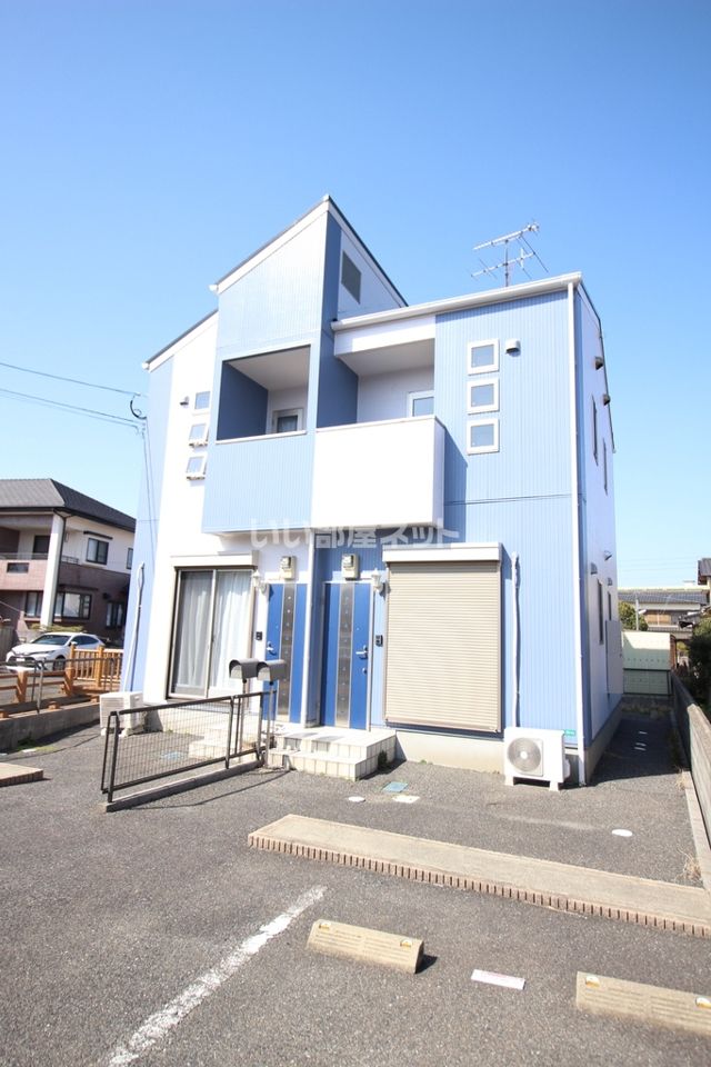 フィールド・イン湯川ⅡCの外観画像