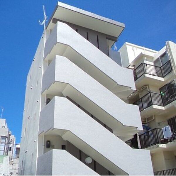 レジデント桜坂の外観画像