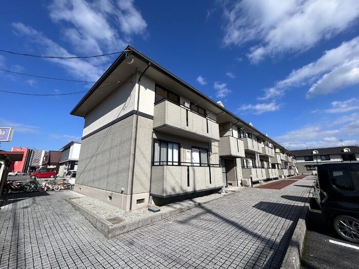 メゾンリヴェール A棟の外観画像