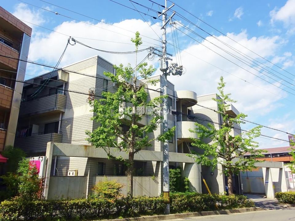 T-COURTの外観画像