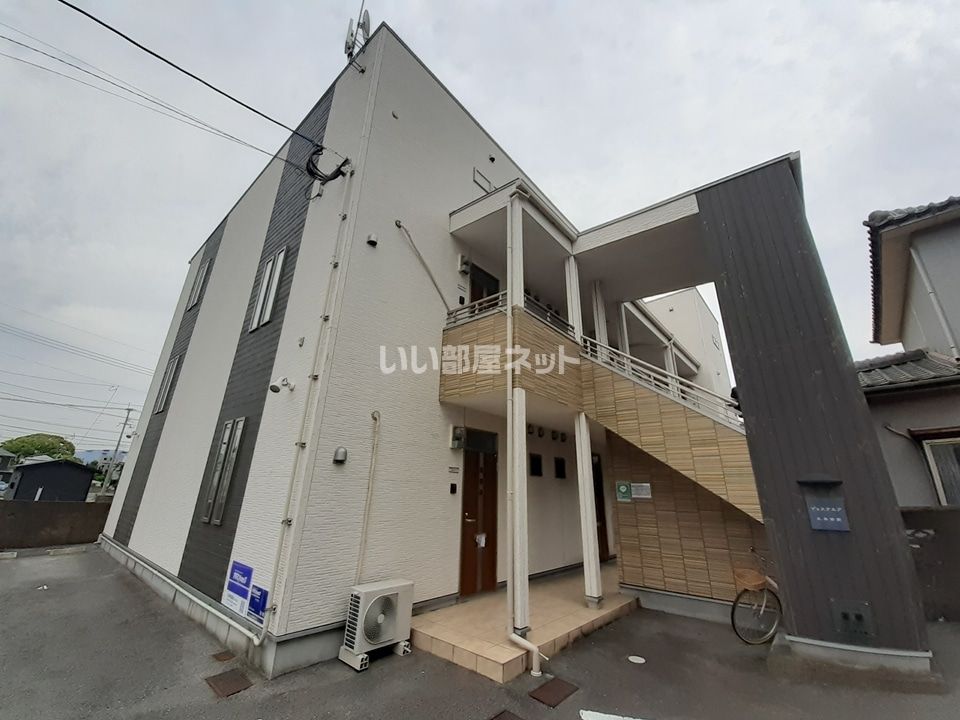 Y’sスクエア大牟田南の外観画像