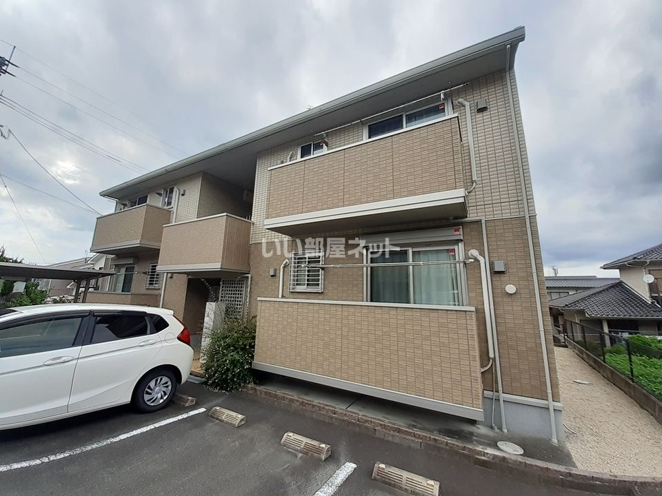ワレア城前 A棟の外観画像