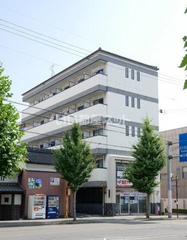 サン・ウエストくらの外観画像